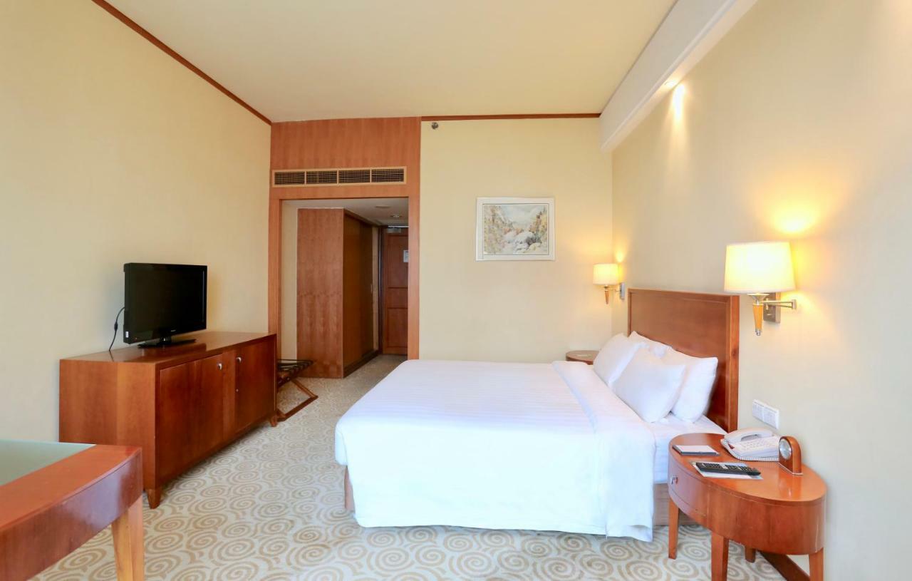Hotel Equatorial Qingdao Værelse billede
